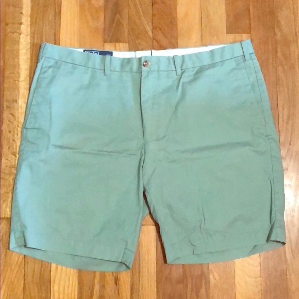 Polo Ralph Lauren Shorts in Green/Grey - Size 38